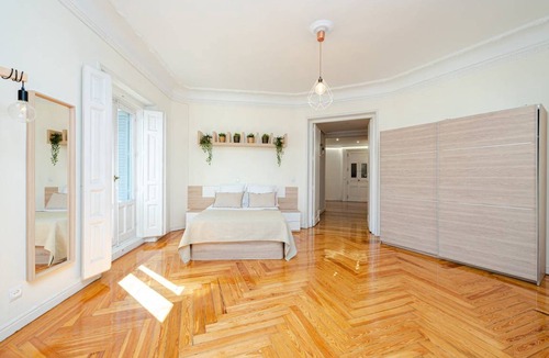 Moncloa - Arguelles Resort | 190 m² Private room ∙ 1 bedroom ∙ 1 guest