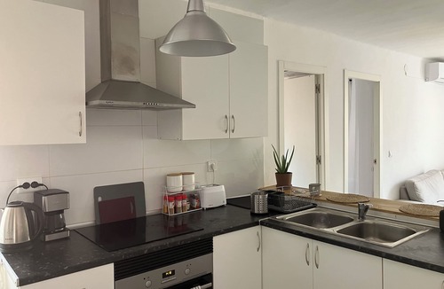 Badalona Apartment | 2 bedroom apartment close to Badalona Beach and the center of Barcelona