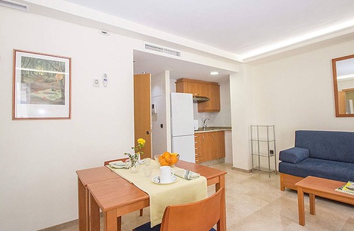 Trinitat Apartment | 2 Bedroom apartment with balcony. VIV 22