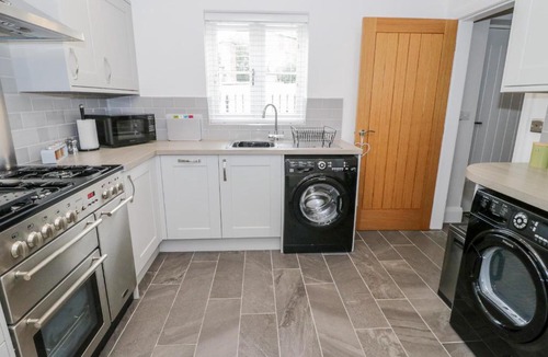 Ruthin House | 2 Llys Emrys