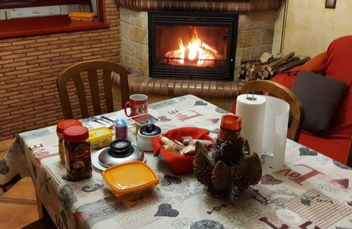 Torrelavega Bed & Breakfast | 20 m² Bed and breakfast ∙ 5 guests