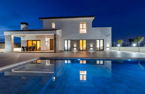 Catral Villa | 200 m² Villa ∙ 5 bedrooms ∙ 16 guests