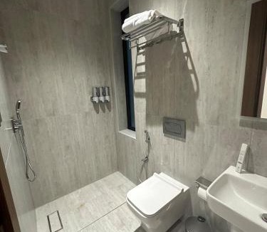 Dammam Apartment | 3 غرف شقة راقية قريب البحر 3 bedroom high end apartment