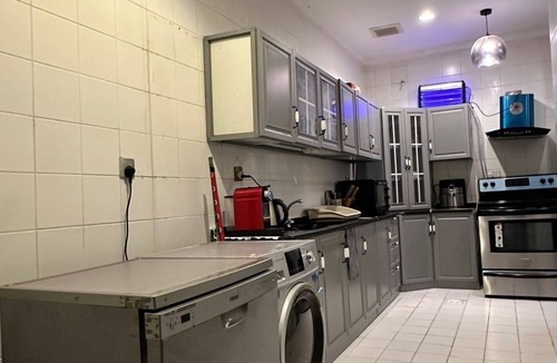 Ash Shati Apartment | 3-bedroom apartment in terrific Jeddah with WiFi, fitness room, AC