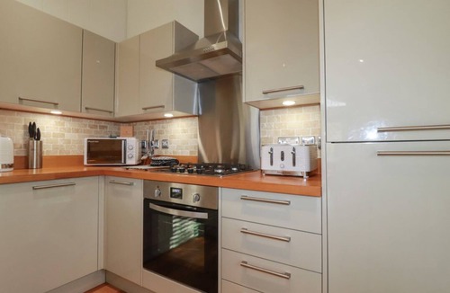 Looe Cabin | 3 Hedgerows, Lanreath Cornwall