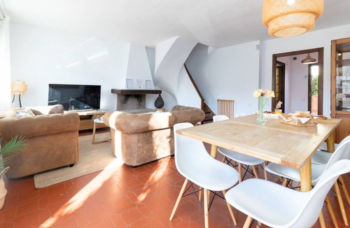 Port Saplaya House | 300 m² House ∙ 6 bedrooms ∙ 10 guests