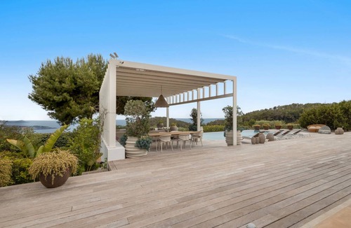 Sant Josep de sa Talaia Villa | 300 m² Villa ∙ 4 bedrooms ∙ 8 guests