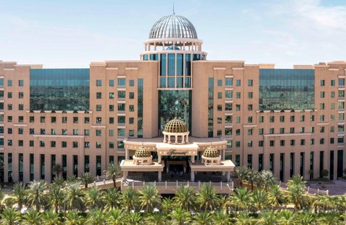 Qurtubah Hotel | 395 m² Hotel ∙ 3 bedrooms ∙ 127 guests