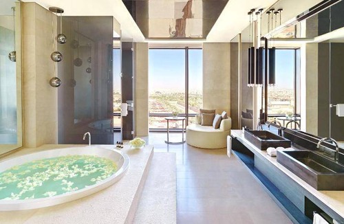 Qurtubah Hotel | 395 m² Hotel ∙ 3 bedrooms ∙ 127 guests