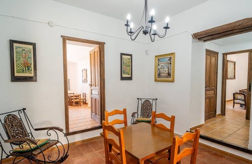 Fuente de Piedra House | 400 m² House ∙ 6 bedrooms ∙ 16 guests