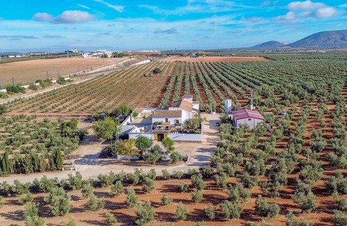 Fuente de Piedra House | 400 m² House ∙ 6 bedrooms ∙ 16 guests