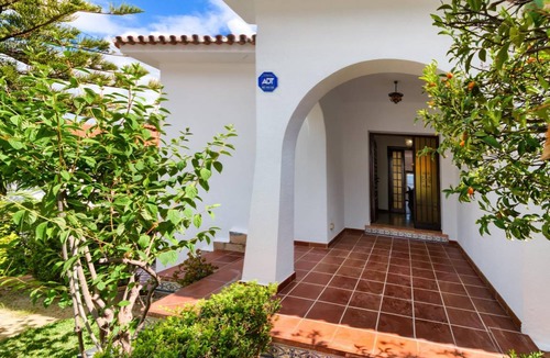 Alhaurin de la Torre Villa | 450 m² Villa ∙ 4 bedrooms ∙ 12 guests