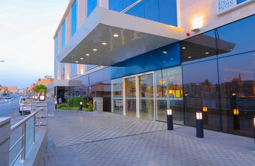 Unaizah Hotel | 47 m² Hotel ∙ 3 guests