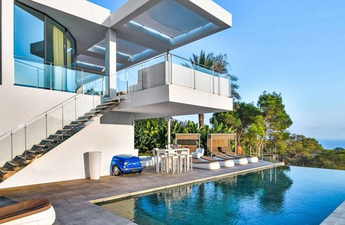 San Juan Bautista Villa | 477 m² Villa ∙ 5 bedrooms ∙ 10 guests