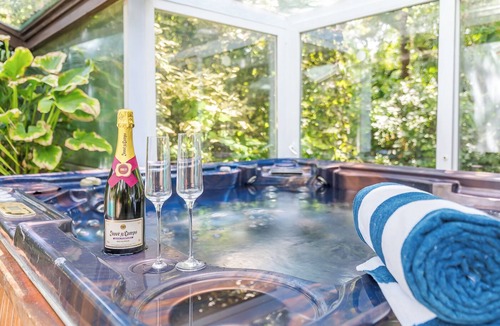 Majadahonda Villa | 5-Suite Madrid Luxury Villa with Oasis, Pool, Spa, Gym, Club and 24/7 Concierge