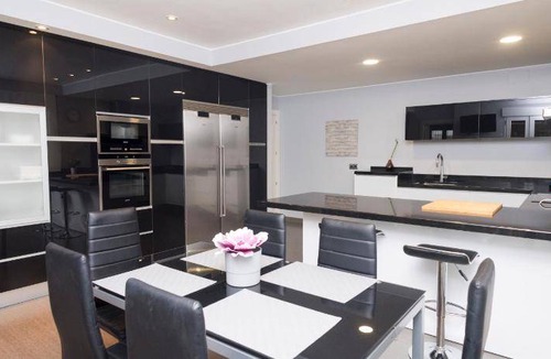 La Lastrilla House | 520 m² House ∙ 5 bedrooms ∙ 10 guests