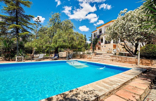 Lucena House | 6 bedroom cozy home in Lucena