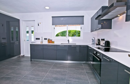 Javea Villa | 6 Bedroom Villa | Walk to beach | Large Heated Pool | free WiFi