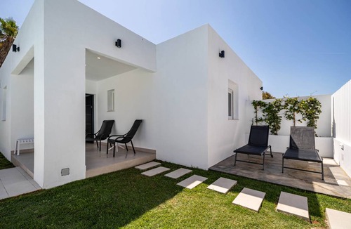 Chiclana de la Frontera House | 60 m² House ∙ 1 bedroom ∙ 4 guests