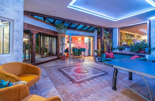 Las Rozas de Madrid House | 800 m² House ∙ 6 bedrooms ∙ 14 guests
