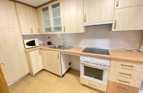Puente de Vallecas Resort | 85 m² Private room ∙ 1 bedroom ∙ 1 guest