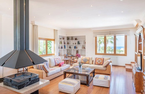 Peguera Villa | 850 m² Villa ∙ 6 bedrooms ∙ 12 guests