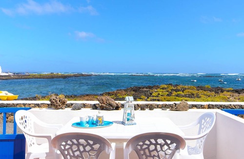 Orzola Apartment | 90 m² Apartment ∙ 2 bedrooms ∙ 4 guests