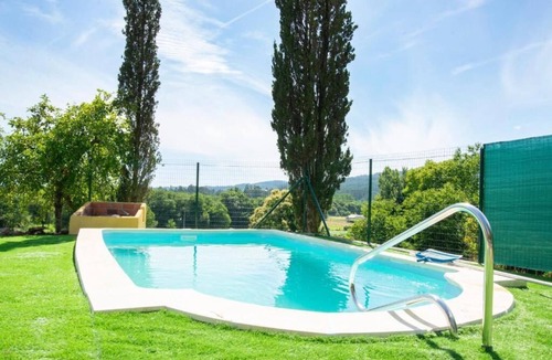 Cuntis House | A Casiña de Arcos de Furcos, with swimming pool and barbecue in the countryside. Pets allowed