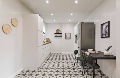 El Putget i Farro Apartment | Adile - 4 bedrooms and balcony in El Putxet