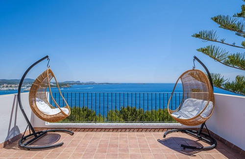 Siesta Villa | Air-Conditioned Villa with Sea View, Salty Pool, Terraces & Wi-Fi; Parking Available