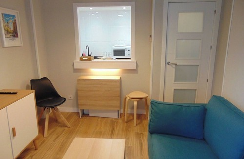 Rejas Apartment | Airport Plenilunio suites blue by beBalmy