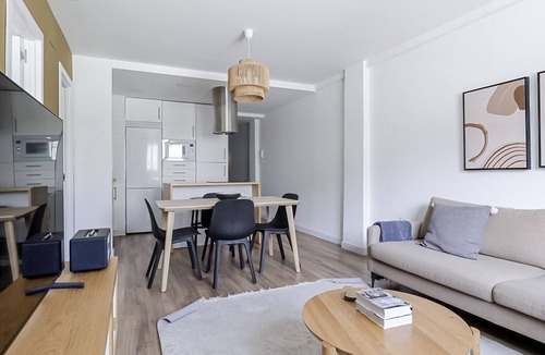 Imperial Apartment | Amazing Madrid Río 3BR, by Blueground