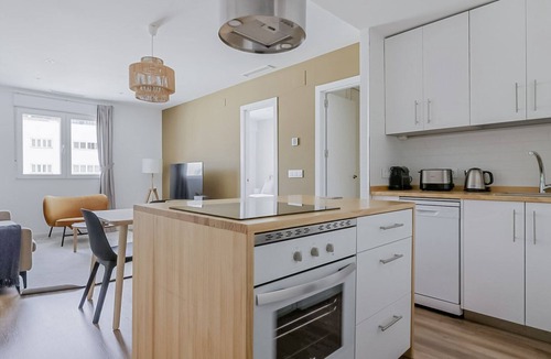 Imperial Apartment | Amazing Madrid Río 3BR, by Blueground