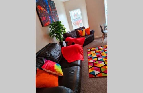 Warrington Apartment | Ample Comforts, Centrally Located, Town Centre