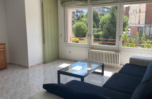 Olot Apartment | Apartamento Amplio, Luminoso Y Centrico