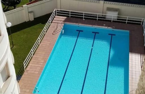Sanxenxo Apartment | Apartamento en edificio nuevo, con piscina, vistas a la ría y al puerto, ESTANCIA MÍNIMA 14 noches, perfil familiar, no se admiten grupos de jovenes