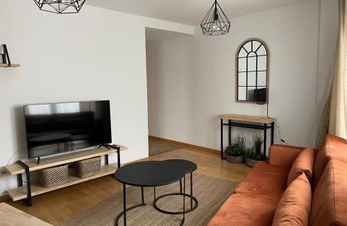 Insuela Apartment | Apartamento en palmeira - Colores del Barbanza Naranja