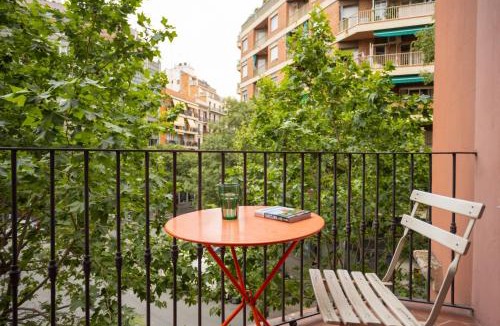 Esquerra de l'Eixample Apartment | ApartEasy - Casanova Elegance