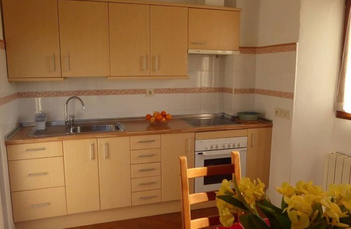 Ibero Cottage | Apartment (2+1pax) next to the river, with pool and 10 minutes from Pamplona.