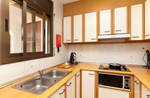 L'Escala Apartment | Apartment Adelfa apt 6 by Interhome