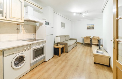 Ezcaray Apartment | Apartment 'Altuzarra Bis' with Mountain View, Balcony and Wi-Fi