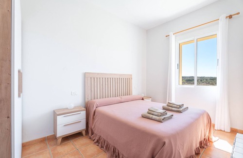 Culla Hostel | Apartment 'Antiga Escola Pla Del Sabater' with Mountain View, Private Terrace and Private Garden