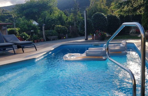 Vilaboa House | Apartment in a house with garden, pool and barbecue, 10 minutes from Pontevedra