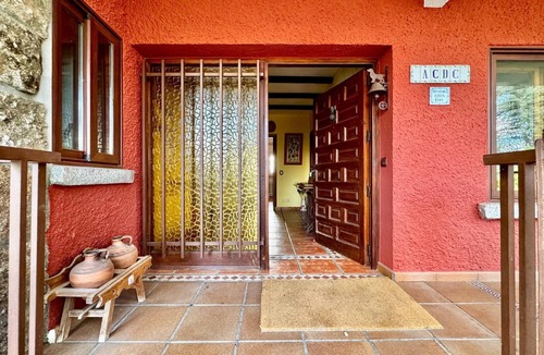 Galapagar Apartment | Apartment in Galapagar with Pool and Garden