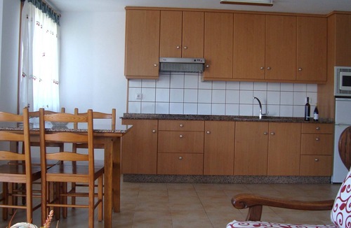 Villalonga Apartment | APARTMENT IN RURAL HOUSE OF SANXENXO, AREA NEAR THE SEA WITH WIFI and FREE PARKING