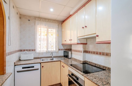 Los Arenales del Sol Apartment | Apartment 'Pretty Bungalow' with Mountain View, Wi-Fi and Air Conditioning