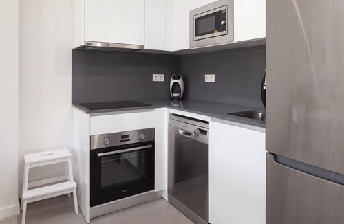 Velez-Malaga Apartment | Apartment 'Residencial Celere Playa Niza' with Sea View, Shared Pool & 4 Shared Terraces