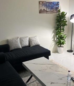 Tabuk Apartment | Apartment Room Lounge & Bathroom