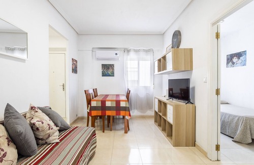 Benicalap Apartment | Apartment 'Zona Garbí - B' with Wi-Fi and Air Conditioning