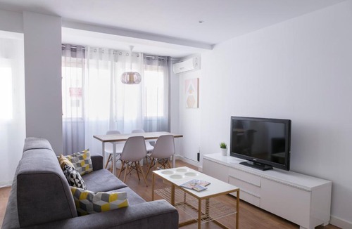 La Creu del Grau Apartment | ApartUP Pineapple